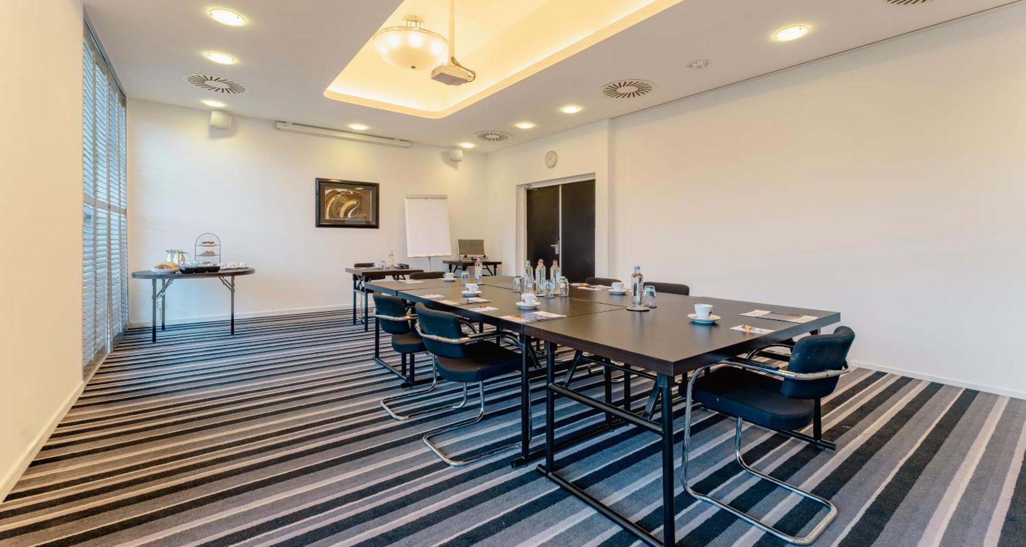 Plaza Premium Grand Winston Hotel Rijswijk Ngoại thất bức ảnh